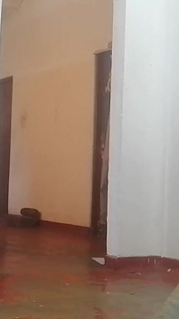 Real desi styvmor seduses indisk styvson genom att bära hennes handduk strippning