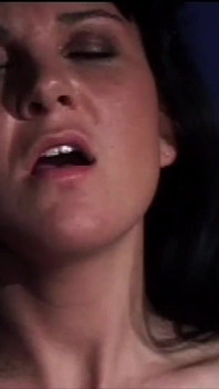 Elle n’a jamais vu une aussi grosse bite comme ça