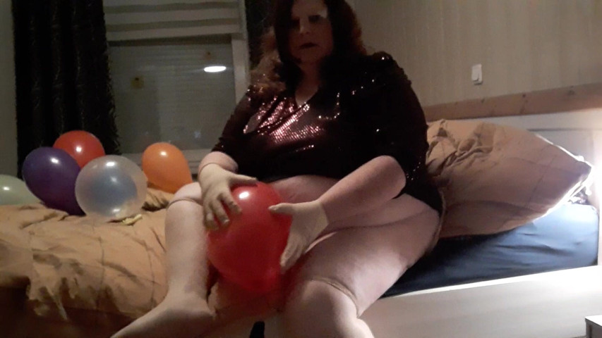 Balloon Fetish with SSBBW (Tammarabig) Balloon Fetish with SSBBW (Tammarabig)