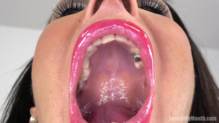 Inside My Mouth: Відео фетишу в роті з Валентиною Сьєрра