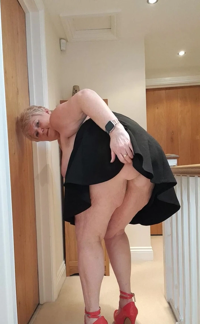 Remember That Short Skirt? 5 Inch High Heels Red Stilettos? Well Here You  Can See the Video. Still No Panties! by UK Joolz: Story, GILF, Erotica,  British, BBW Porn | Faphouse
