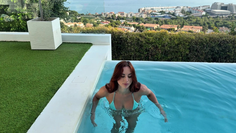 Valentino Roca TV: Audrey'nin domuzuyla unutulmaz üçlü, harika bir sevişme.
