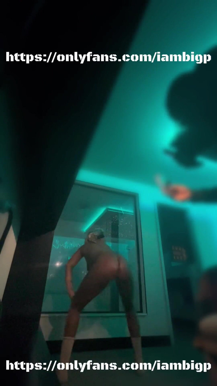 Big P Hef: Ela gosta de Twerk antes de ser fodida