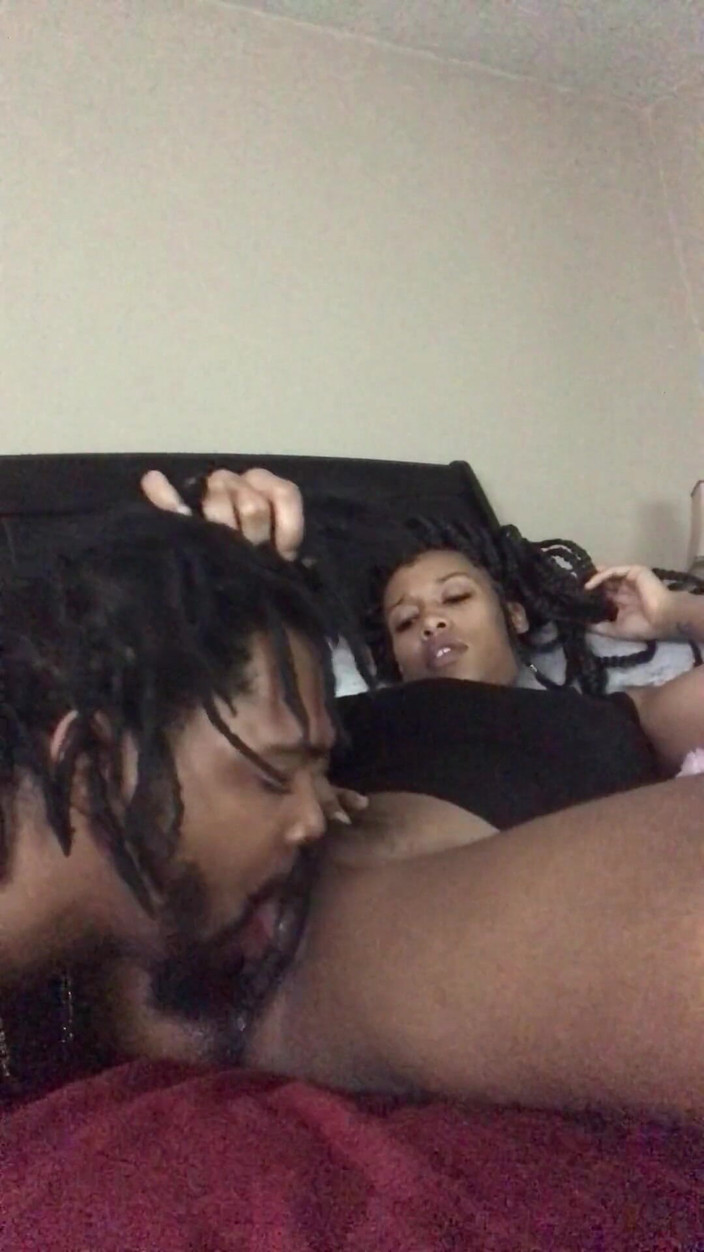 SexLoveRed: Prima dată când a mâncat asta