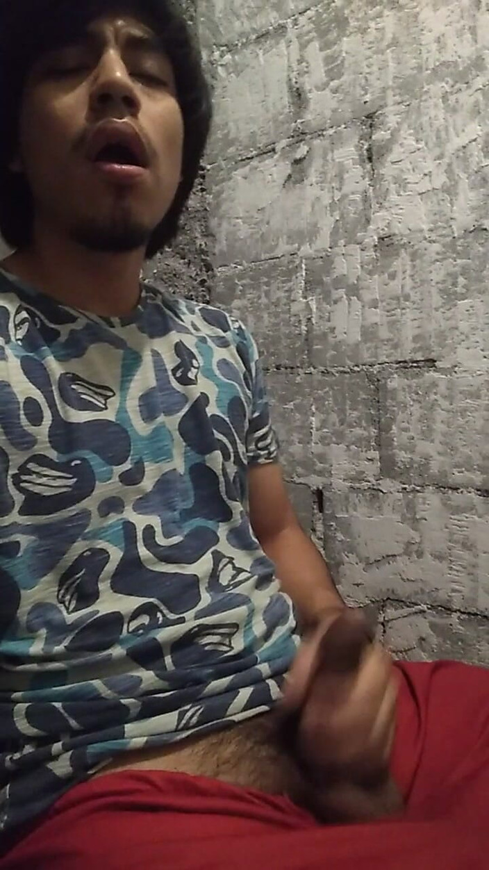 AlexAlejandro13: 给我看你的饥渴日