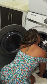 Huge Ass Stepmom Stuck in the Washing Machine