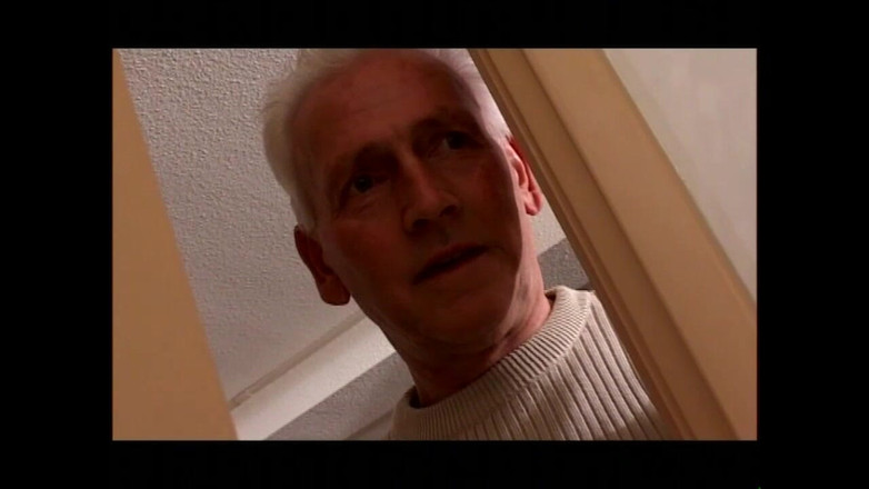 OLD Sinner: Очень красивую юную блондинку кончил на огромные сиськи старый возбужденный грешный дедушка в любительском видео