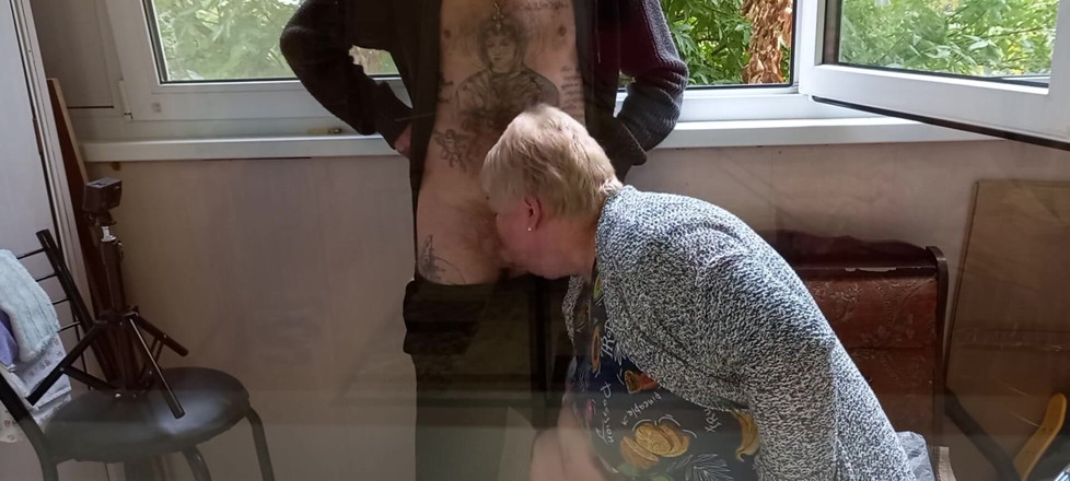 Zona901: Girl jerks off my cock on the balcony