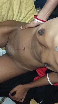 Kayınbiraderi ve baldızın ateşli seksi Hintli baldız sert seks