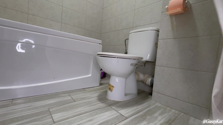 GassyKat: The Daily Toilet S2 Episode 10