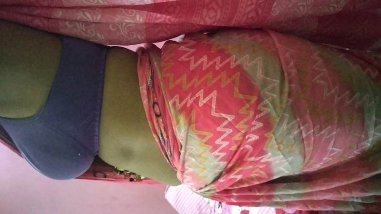 Tamil lesbian: Спідниця дружини і сарі в гарячому одязі