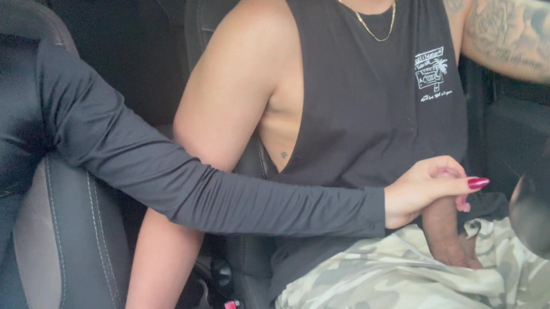 Teen amateur Latinas: Petite Student Gives Handjob in the Car and Makes Him...