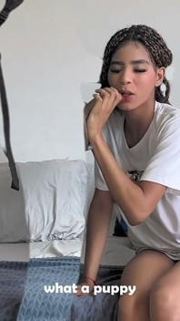 Gina mút dương vật của hồn ma đang yêu để anh ta ngừng hành hạ cô
