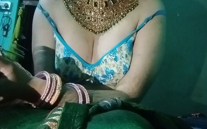 Gauri Sissy: 젖탱이를 너무 세게 누르고 녹색 사리에서 즐기는 인도 게이 크로스드레서 Gaurisissy
