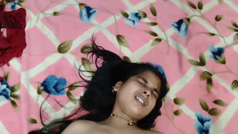 Nikku: Hintçe sikişme videolarında Liya