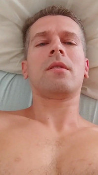 POV dirty talk (demande) : Au début, je n’aime pas ça, mais alors je me soumets complètement à ta bite