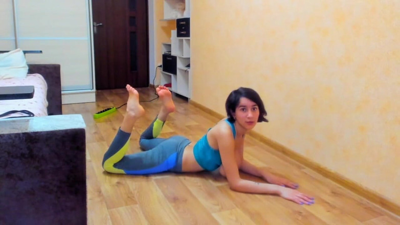 myla_angel: Gymnastycs in Sportwear with Boobs Out