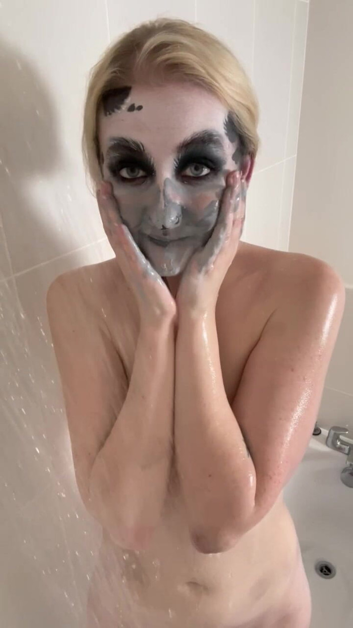 Em Yang: Dalmatian Bodypaint शावर प्ले