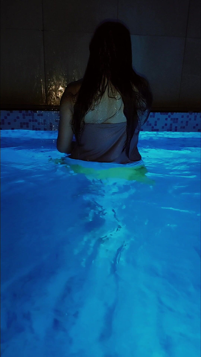 En la calle: Bij het zwembad