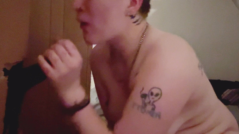 Thekookiejar: Našla glory hole, když si hraje se svou kundičkou