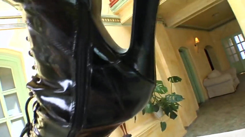 Cruel Media TV: Outdoor-necken und nur anal mit linda und einem schwanz