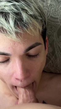 Me Corro En Su Cara Con Mi Semen Caliente Y Dulce!