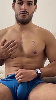 Éjaculation dans mes sous-vêtements bleus