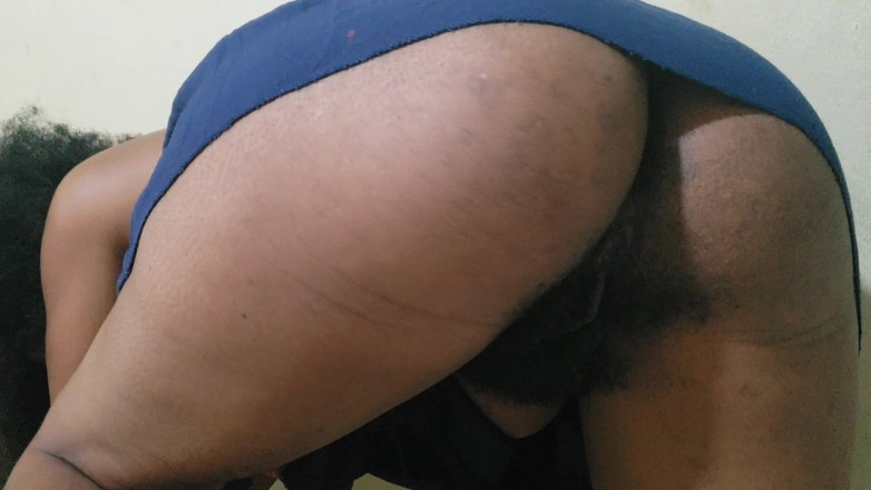 Lovemina: セクシーなホットな女が衣装を脱いでストリップティーズポルノであなたを興奮させる