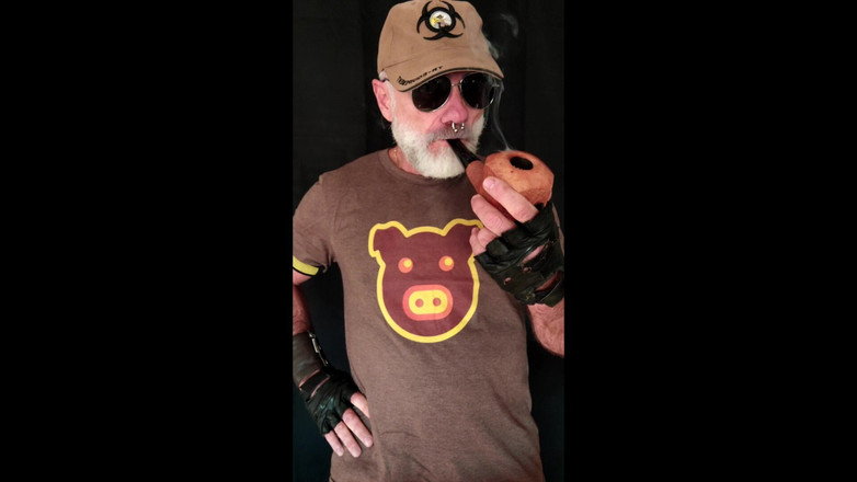 MusclesCigarsFFPig: Lelaki merokok paip besar