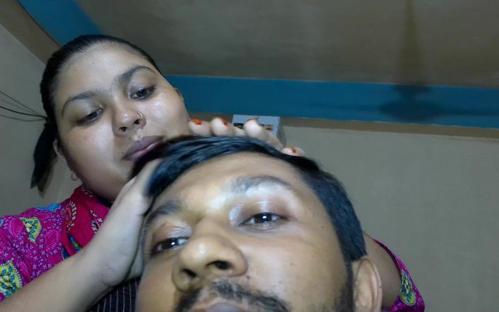Desivideo: Yeni evli çift Desi Hintli üvey kız kardeş üvey erkek kardeşi tarafından sikiliyor