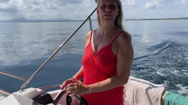 Çıplak tekne gezintisi