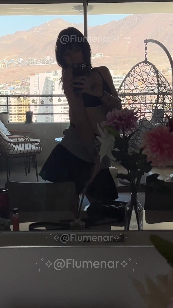 Flumenar: Spectacol sexy cu fată transsexuală pe cameră