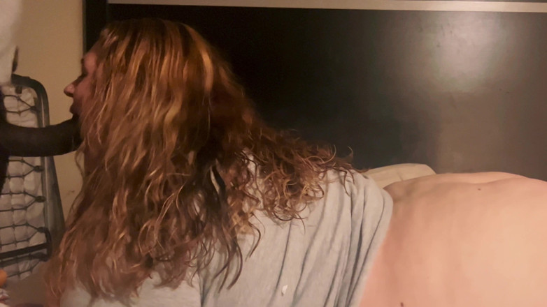 TrotzillaTheGod: Pantat bahenol pelacur amazon yang lagi sange ini pengen dientot...