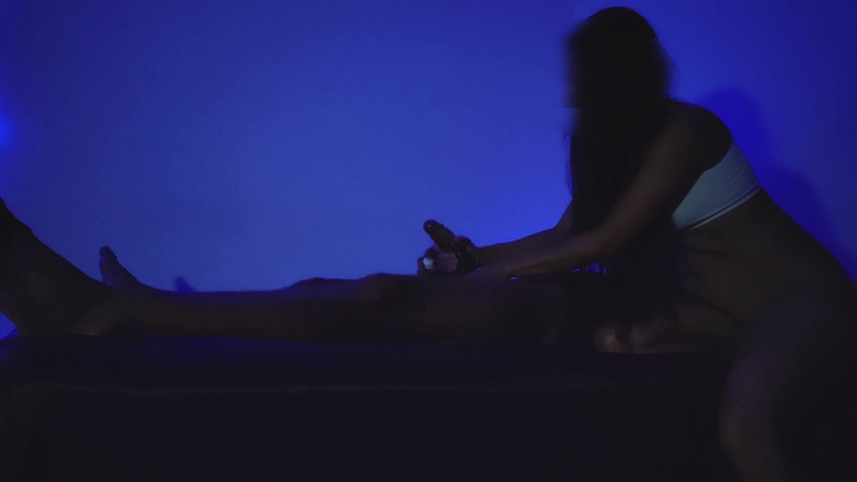 Badits all: Ayam berminyak, melancap rambut, pukulan vagina dan pengakhiran bahagia