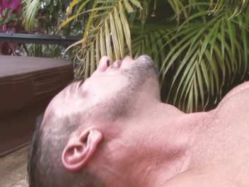 SEXUAL SIN GAY: Gay's on Fire-4_twink i baddräkt tycker om att suga en...