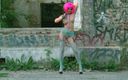 Public Entertainment: Sexy babe with colored hair adores teasing with her sexy...