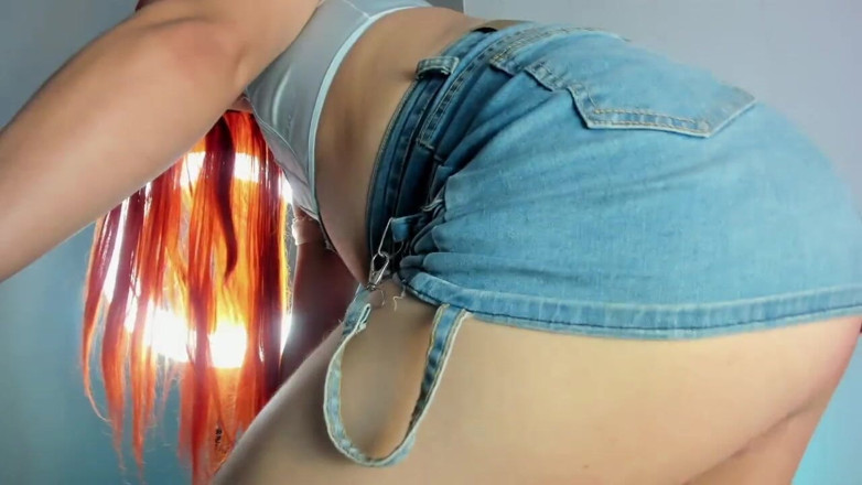 Aline Costa: Aline Costa Con Il Sedere in Bolla Che Rimbalza