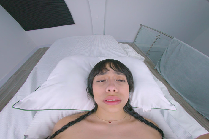 VR Latina: Spooky Cutie