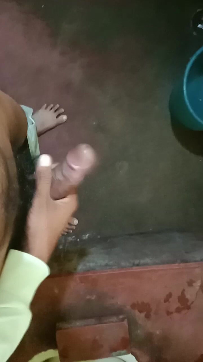 Kala Desi: Je suis assise toute seule en train de trembler