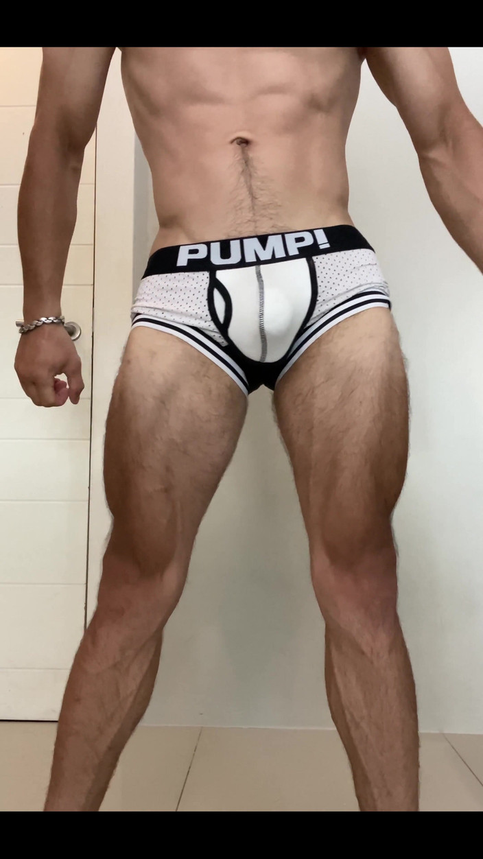 Max_Russell: Big Russian Boy Show His Muscle Legs and Body