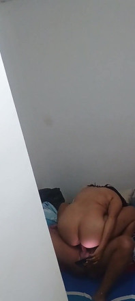 Min cuckold fästman filmar från fönstren hur hans vän knullar mig