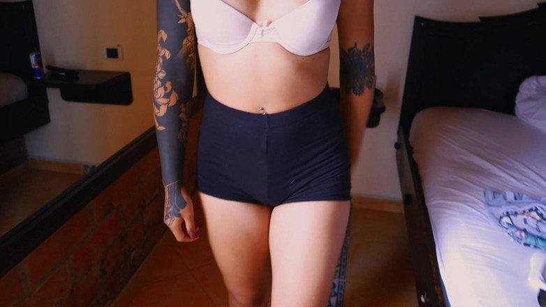 Ellie pink: 完美的胸趾宝贝给我一个可爱的口交