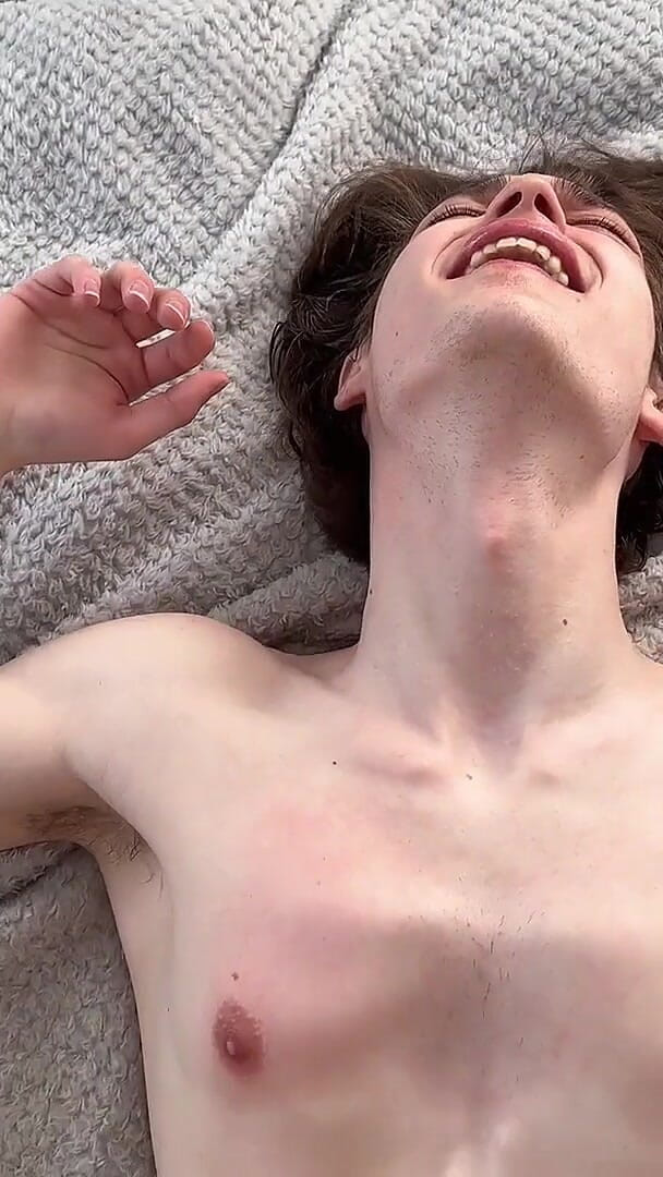 Barely 18 Getting Pounded (Evaparadis)