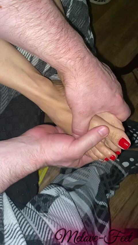 Naelor: Naelor gibt mir eine schöne fußmassage