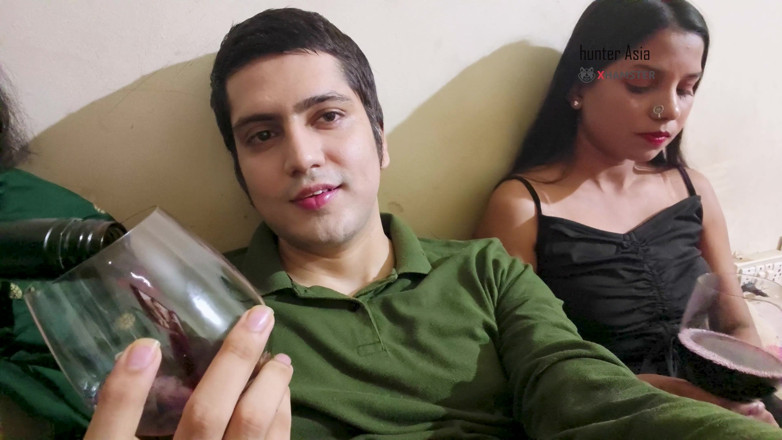 hunter Asia: Nada bueno que follar lesbianas
