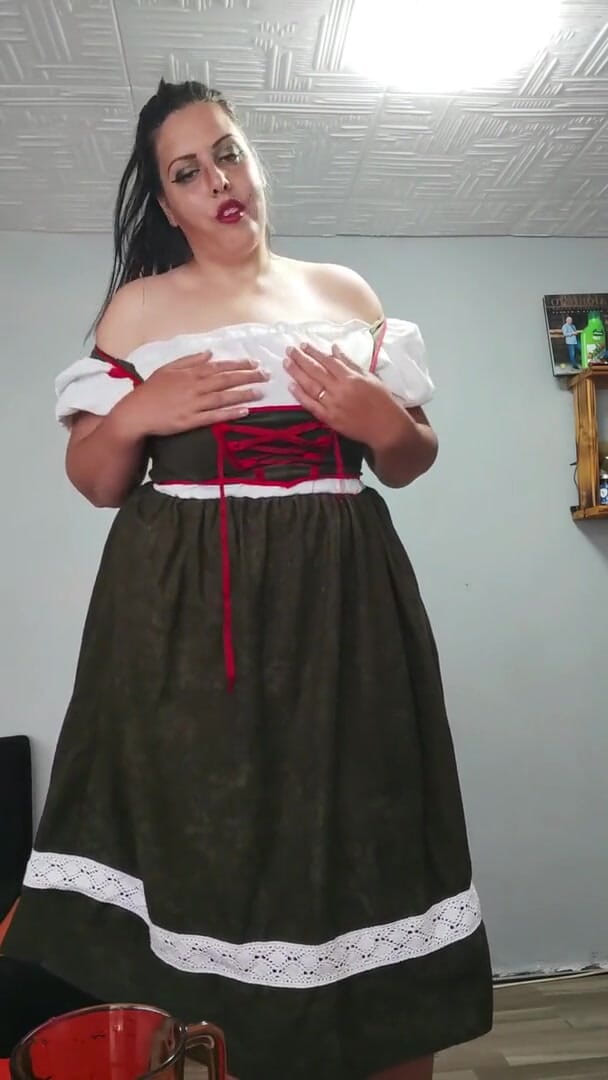 Young_strawberry: Erika Robot este aici pentru tine