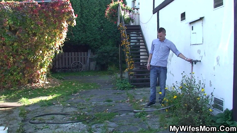 My Wifes Mom: Một chuyến đi thay vì khác