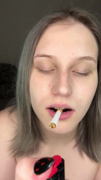 Atirando nos olhos em você enquanto eu fumo