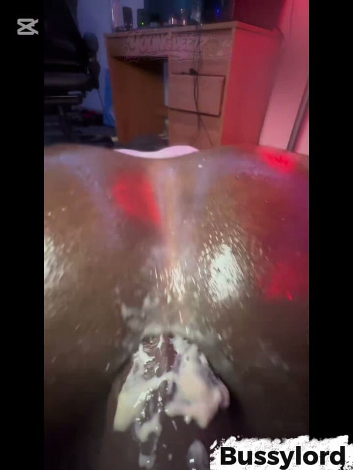 Bdaddy: Creamy juicy ass