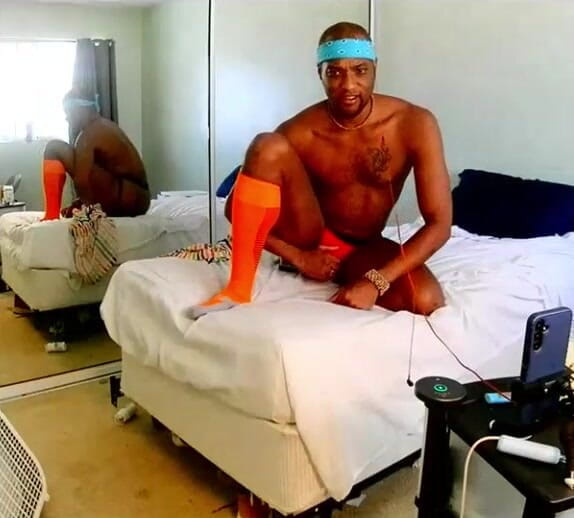 Kennie Jai: Kennie Jai Jerks and Shoots!